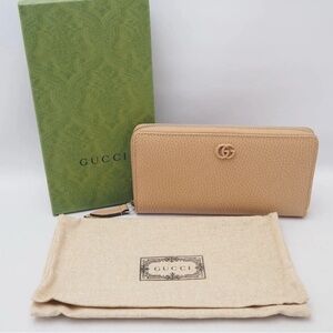 Gucci Tan Leather Wallet Classic Design